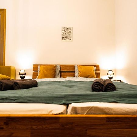 Palace Quarter Suite Budapest Ngoại thất bức ảnh