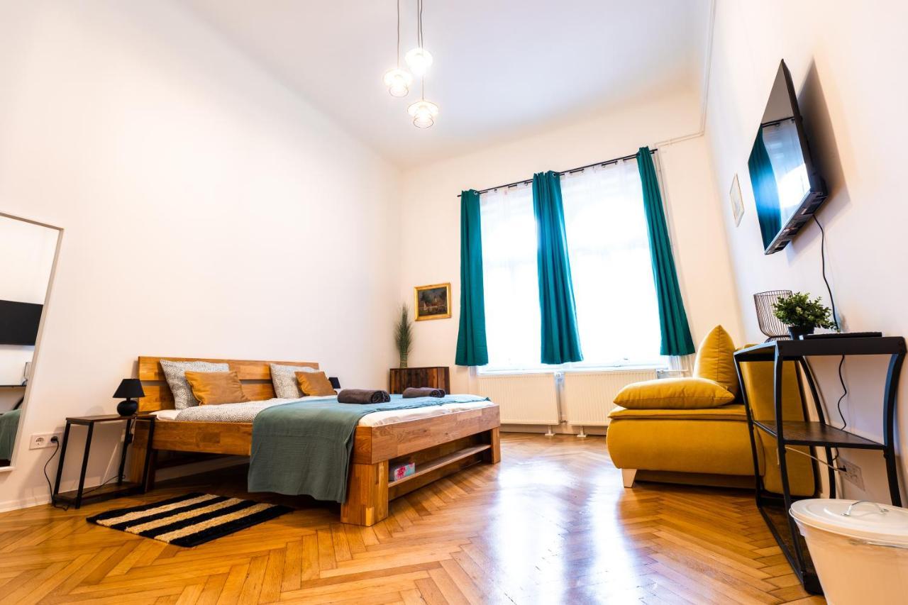 Palace Quarter Suite Budapest Ngoại thất bức ảnh