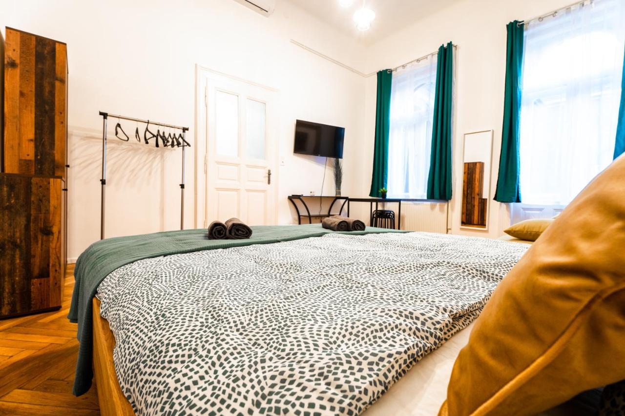 Palace Quarter Suite Budapest Ngoại thất bức ảnh