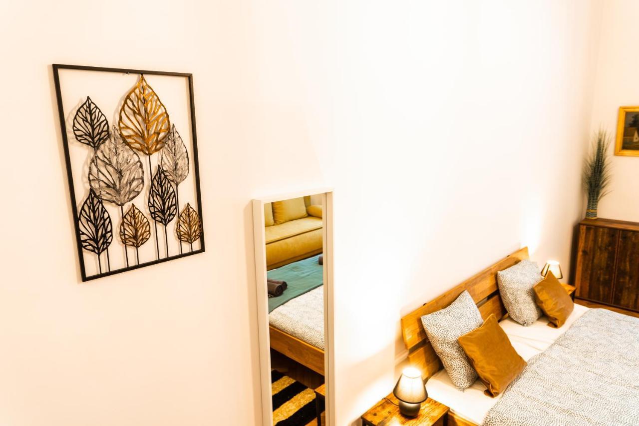 Palace Quarter Suite Budapest Ngoại thất bức ảnh