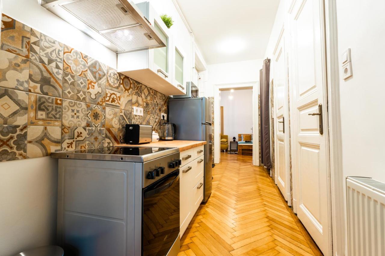 Palace Quarter Suite Budapest Ngoại thất bức ảnh